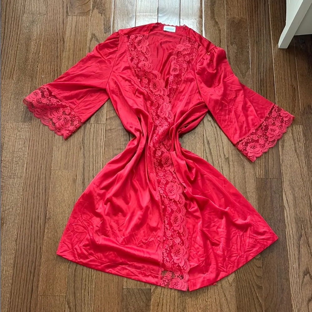 Lorraine vintage red satin and lace robe and camisole set size large
